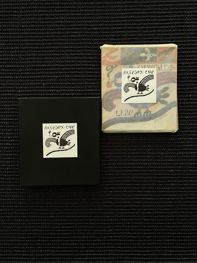 Benoît Jacques: Oiseaux Lire                                  exemplaire  signé  N°: 39 / 75  sous emboitage                                                                  + linogravure  et affiche .